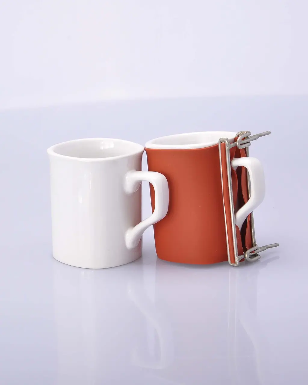 Силіконовий обтискач для чашки "Nescafe" 9,5 oz (червоний)